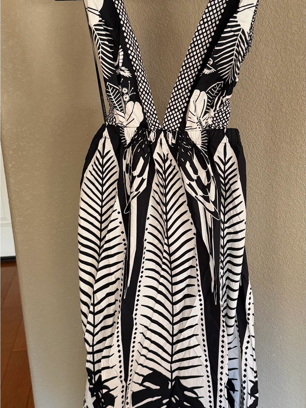 FARM Rio Black & White Tropical Print Deep V Maxi Dress